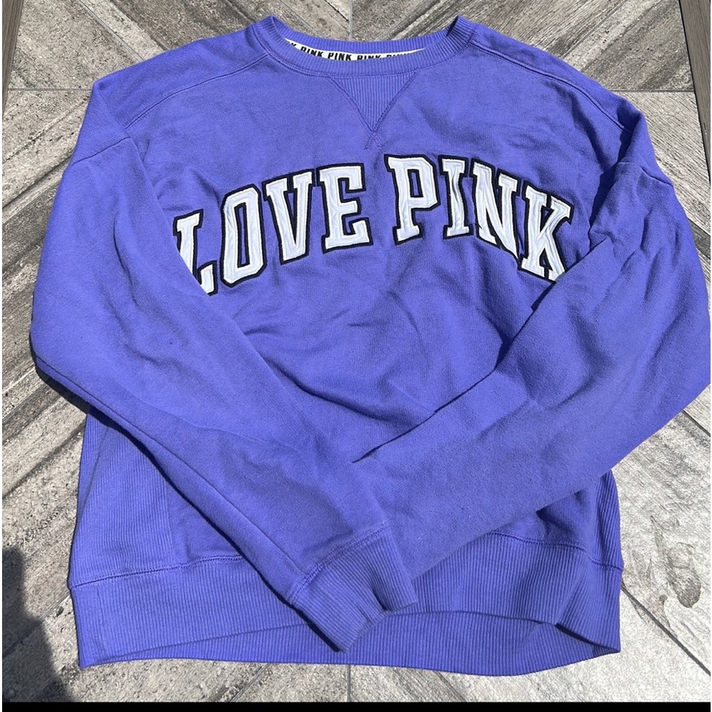 Women’s pink sweatshirt